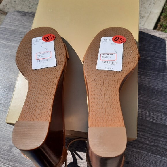 Women's Michael Kors wedge sandal - Picture 6 of 6